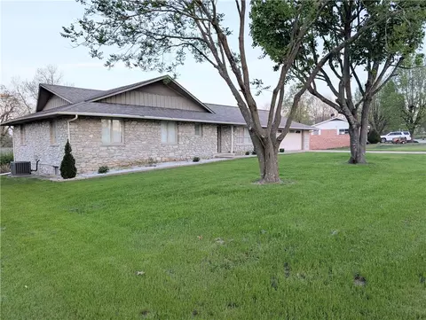 Exterior - 105 Wren St, Harrison, AR 72601 photo 6 of 12