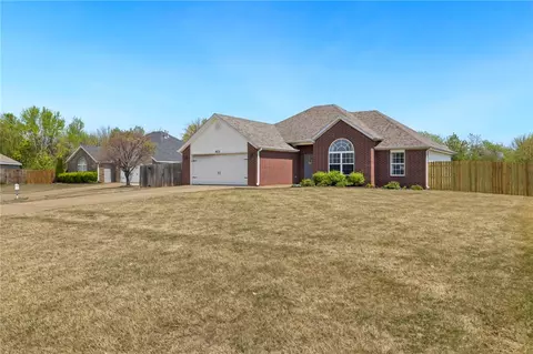 413 Emerald St, Lowell, AR 72745 photo 2