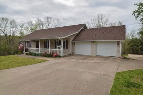 10010 Bobwhite Cir, Rogers, AR 72758