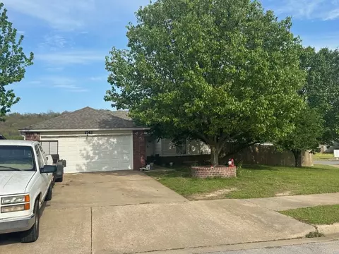 1743 Jade Rd, Springdale, AR 72764