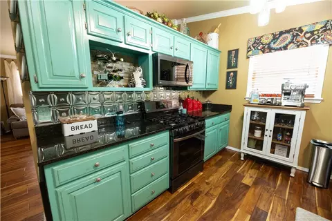 Kitchen - 50 S Cedar Ave, West Fork, AR 72774 photo 1 of 2