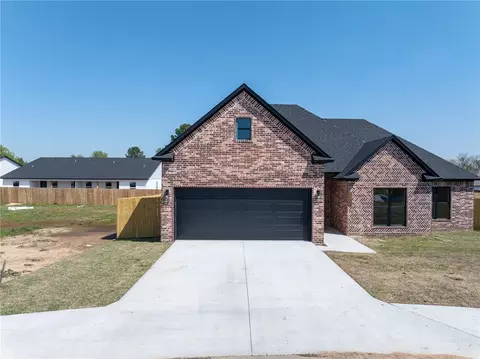 1900 Yellowstone Dr, Barling, AR 72923