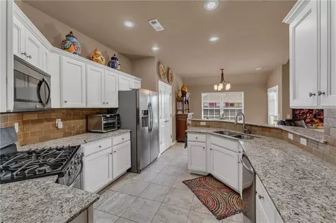 Kitchen - 4091 Ridgeton St, Springdale, AR 72764 photo 1 of 2