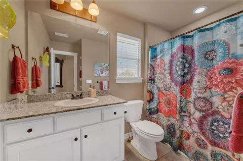 Bath - 4091 Ridgeton St, Springdale, AR 72764 photo 3 of 4