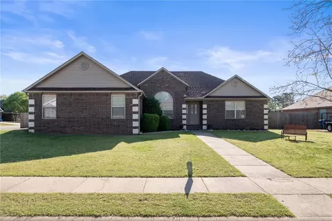 826 Lynn Dr, Pea Ridge, AR 72751