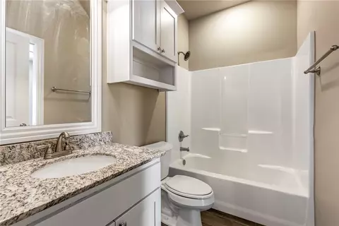 Bath - 348 Penzo Ave, Springdale, AR 72762 photo 1 of 6