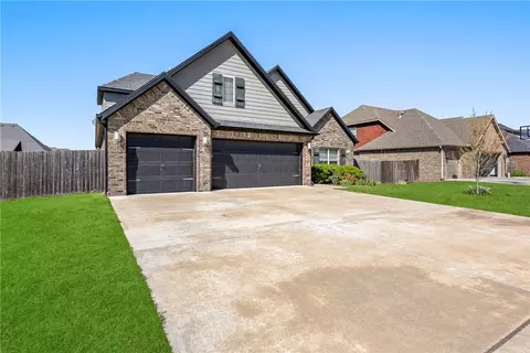 Exterior - 348 Penzo Ave, Springdale, AR 72762 photo 10 of 13