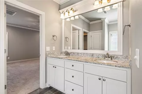 Bath - 348 Penzo Ave, Springdale, AR 72762 photo 3 of 6