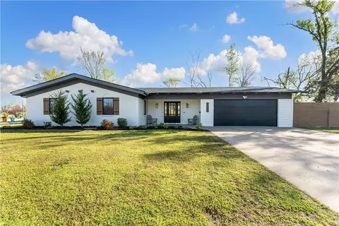 706 NW 11th St, Bentonville, AR 72712