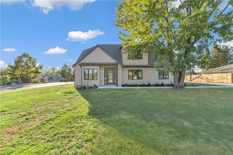 502 Concord St, Lowell, AR 72745