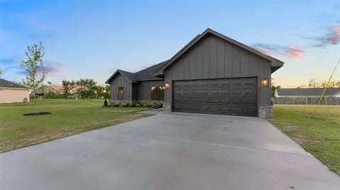 37 Francis Dr, Bella Vista, AR 72715