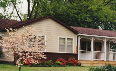 612 Oak Hill St, Siloam Springs, AR 72761
