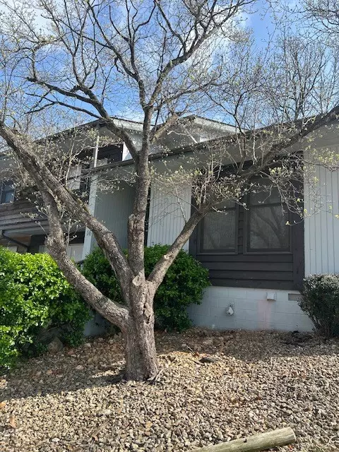 16 Estes Dr, Bella Vista, AR 72715