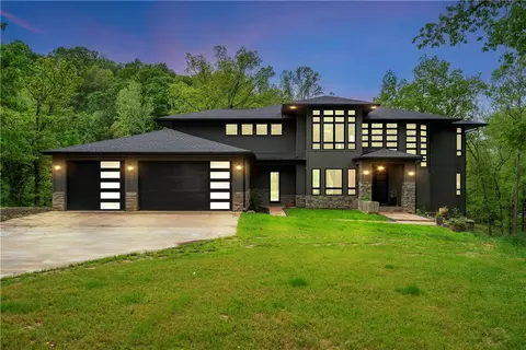 13150 Gooseberry Rd, Bentonville, AR 72712