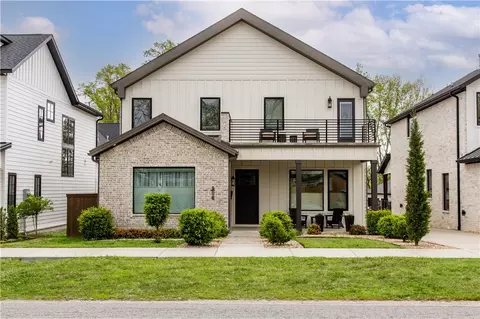 986 N Main St, Bentonville, AR 72712