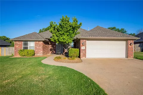 501 Dassero Ct, Centerton, AR 72719