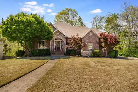 3595 Bellshire Dr, Fayetteville, AR 72703