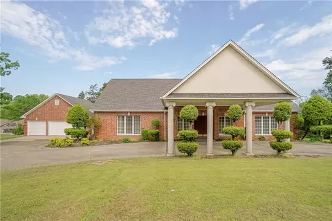 404 Mountain View Ct, Russellville, AR 72802
