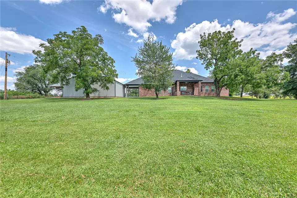 Exterior - 1563 Ardemagni Rd, Springdale, AR 72762 photo 5 of 10
