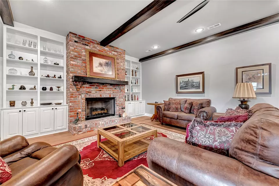 Living - 1563 Ardemagni Rd, Springdale, AR 72762 photo 2 of 6