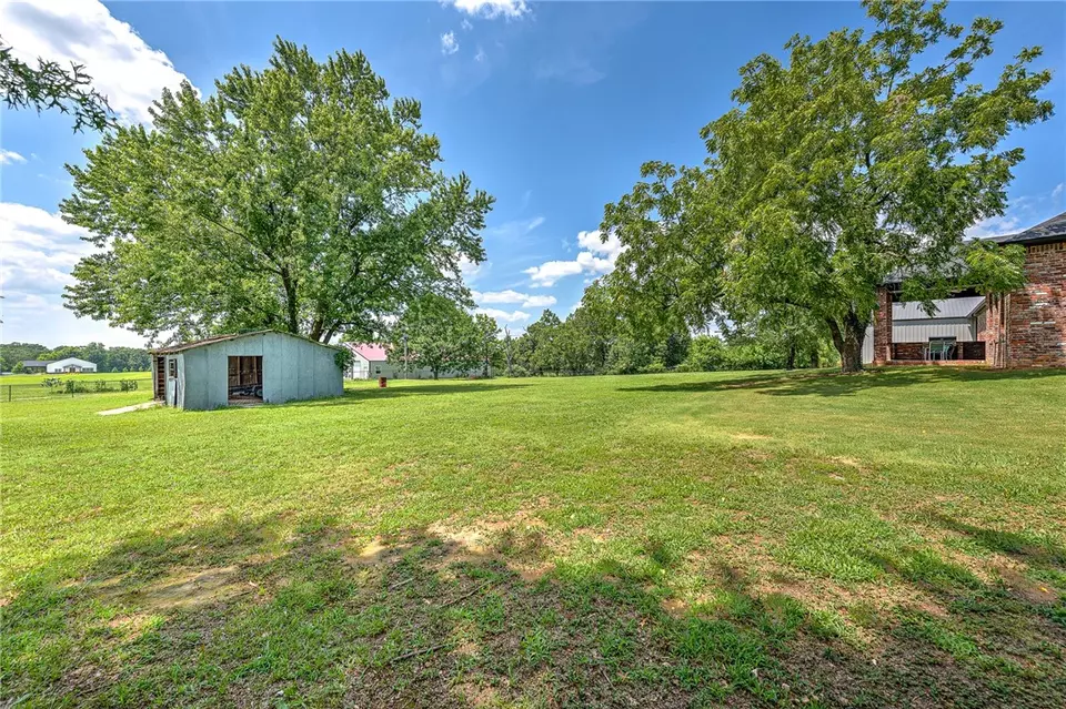 Exterior - 1563 Ardemagni Rd, Springdale, AR 72762 photo 3 of 10
