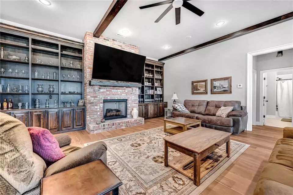 Living - 1563 Ardemagni Rd, Springdale, AR 72762 photo 5 of 6