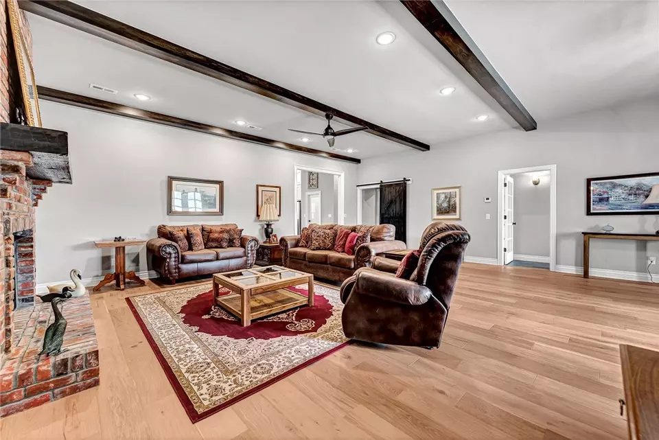 Living - 1563 Ardemagni Rd, Springdale, AR 72762 photo 3 of 6