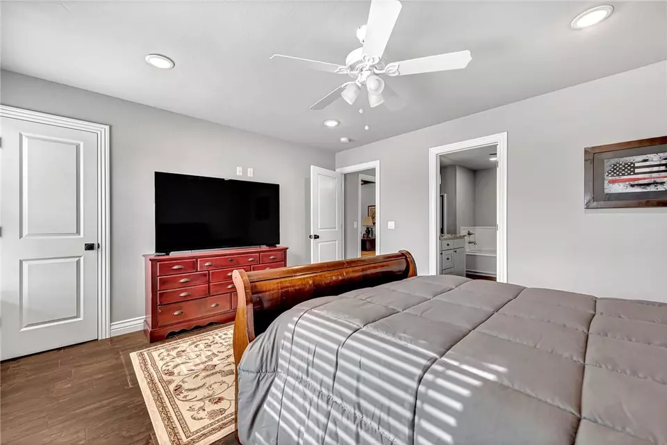 Bedroom - 1563 Ardemagni Rd, Springdale, AR 72762 photo 4 of 9