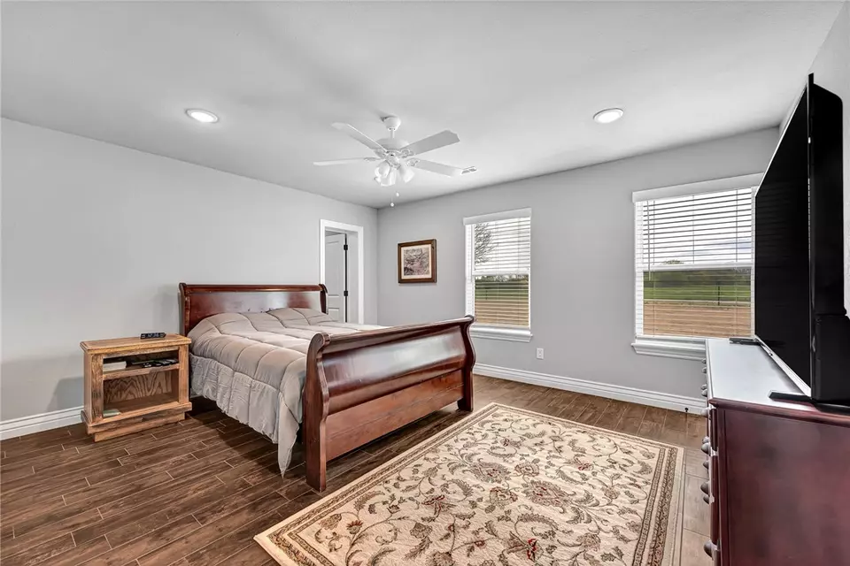 Bedroom - 1563 Ardemagni Rd, Springdale, AR 72762 photo 3 of 9