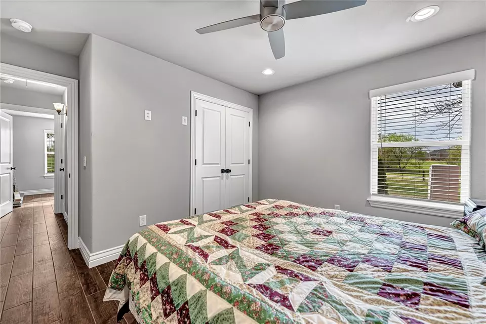 Bedroom - 1563 Ardemagni Rd, Springdale, AR 72762 photo 7 of 9