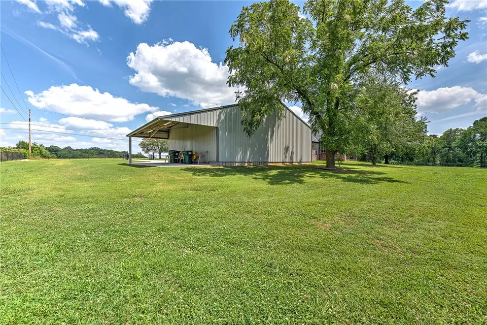 Exterior - 1563 Ardemagni Rd, Springdale, AR 72762 photo 6 of 10