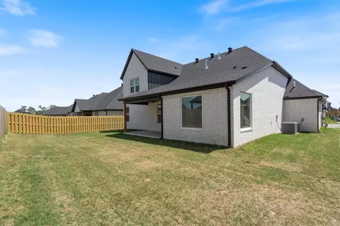 Exterior - 1900 Mumbai Rd, Centerton, AR 72719 photo 2 of 2