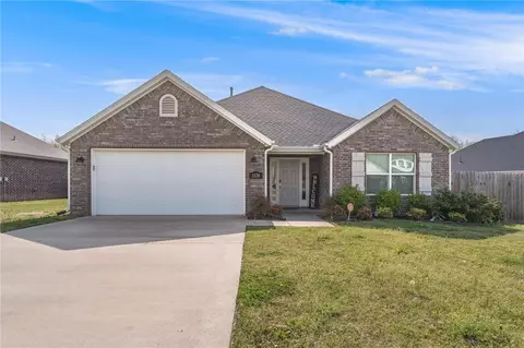 1170 N Pershing St, Fayetteville, AR 72704
