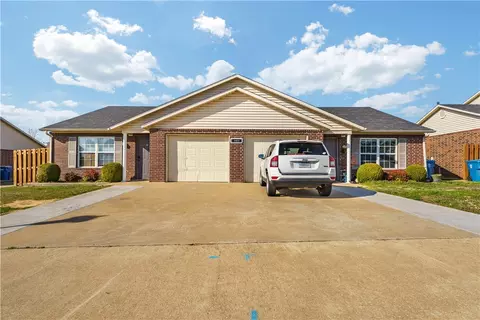 3304 SW Landau Ct, Bentonville, AR 72712