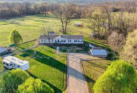 10588 And 105661 Roberts Rd, Bentonville, AR 72713