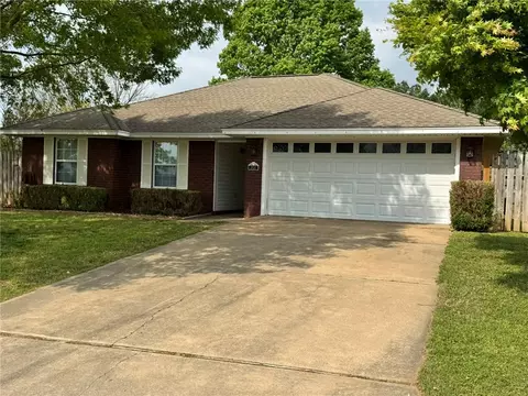 201 Willow Way, Clarksville, AR 72830
