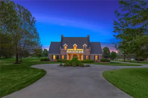 444 Sonoma Cir, Fayetteville, AR 72703