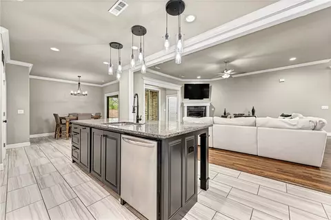 5403 S 60th Pl, Rogers, AR 72758 photo 12