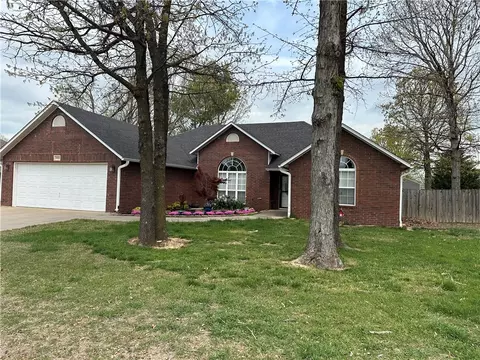 8003 David Dr, Siloam Springs, AR 72761