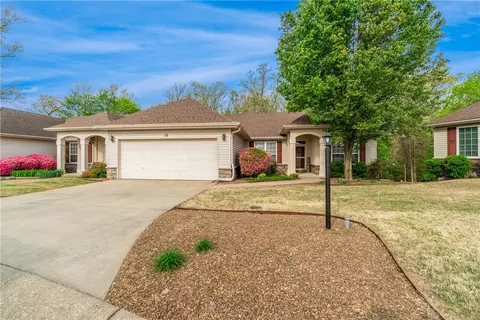 12 Canopy Ln, Bella Vista, AR 72714