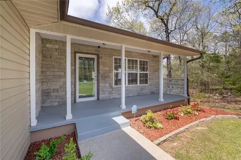 15957 Hickory Dr, Rogers, AR 72756