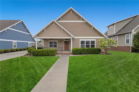 5808 W Willow St, Rogers, AR 72758