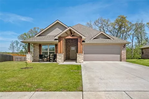 2424 Lock Ln, Pea Ridge, AR 72751