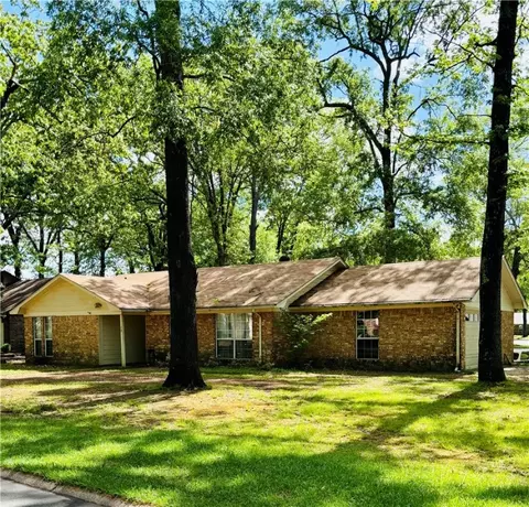 28 Morningside Dr, Conway, AR 72034