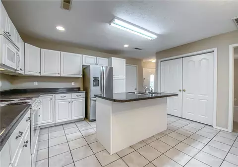 Kitchen - 1615 N Spring Rd #10, Harrison, AR 72601 photo 3 of 3