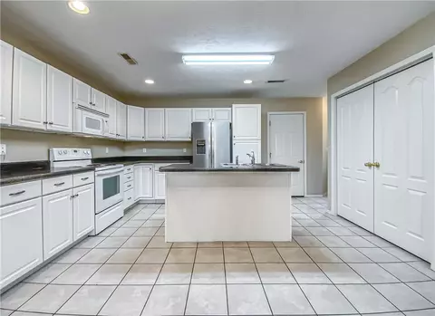 Kitchen - 1615 N Spring Rd #10, Harrison, AR 72601 photo 1 of 3