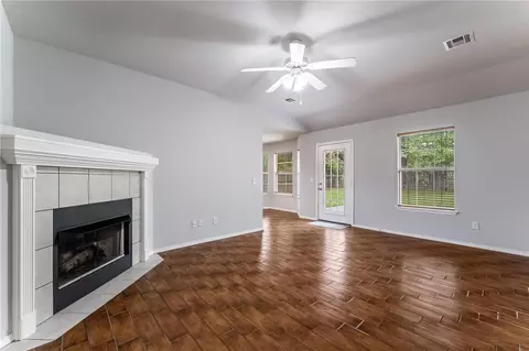 551 Walker St, Centerton, AR 72719 photo 2