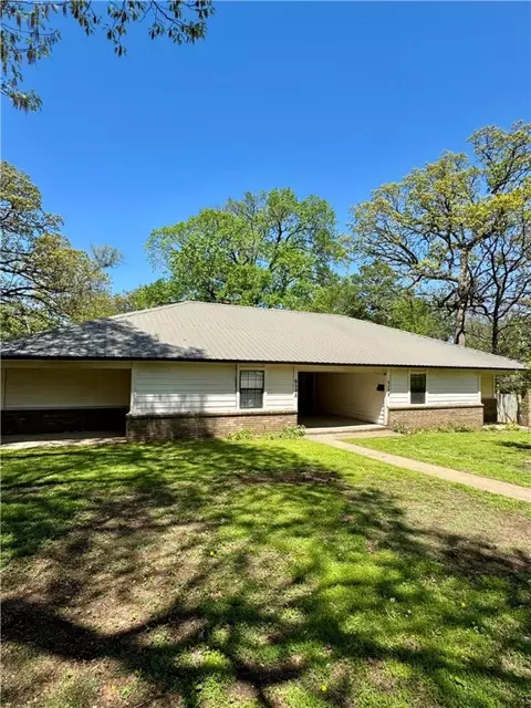 619 E Franklin St #A & B, Siloam Springs, AR 72761