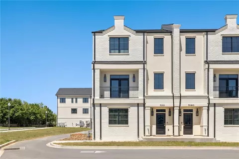5191 W Pauline Whitaker Pkwy, Rogers, AR 72758