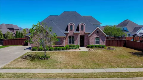 6113 S 28th St, Rogers, AR 72758